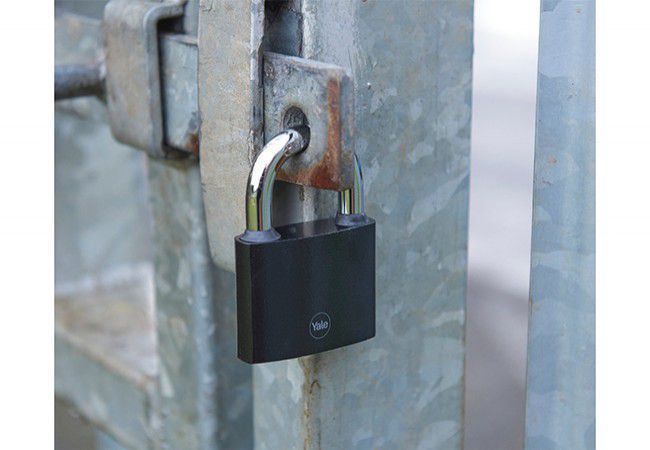 YALE Y111B/50/125/1/B Shackle Padlock Cast Iron 50mm Body 125mm Extra-Long Shackle Black
