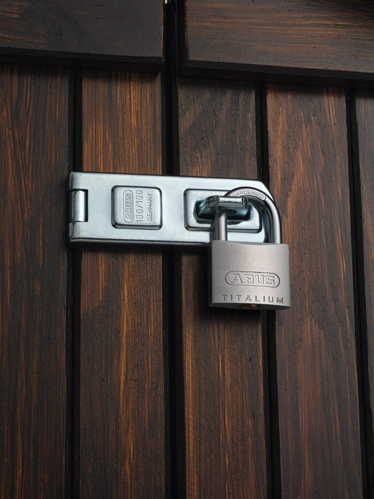 Abus Titalium 40 mm tabalukk, sama võtmega avatavad
