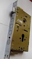 Süvistatav lukk Master Lock 33 avtomat (parem) 3024 - 3 rigelja