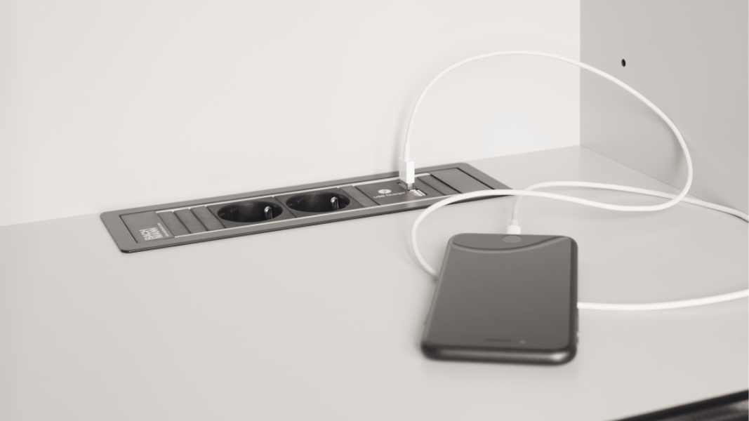 Питание и USB-зарядка